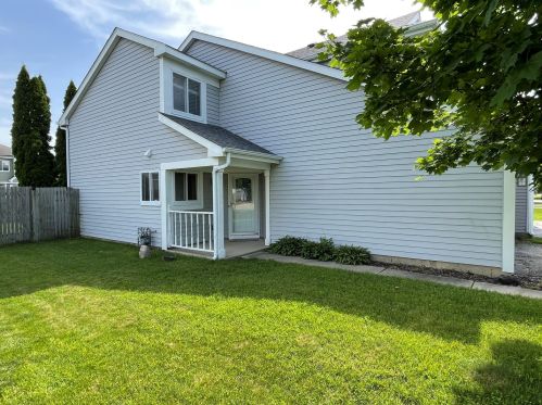 1451 Pembroke Dr, South Elgin, IL 60177-2929