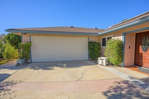 1564 Savin Dr, El Cajon, CA 92021-5114