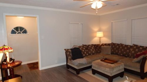 1508 Thompson St, Conroe, TX 77301-1961