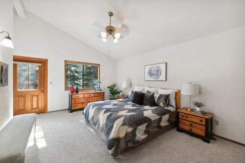 11400 Sitzmark Way, Truckee CA  96161-6129 exterior