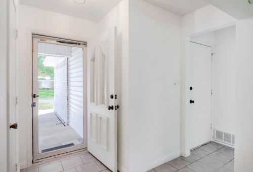 832 Mustang Dr, Fort Worth TX  76179-2043 exterior