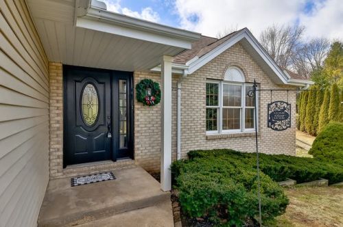 6057 Wild Rose Ln, The Ledges, IL 61073-7149