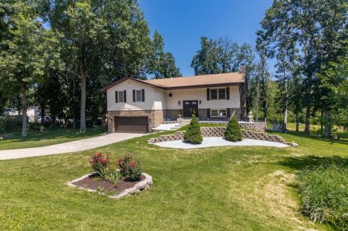 8450 Clark Pl, Crown Point, IN 46307-1528