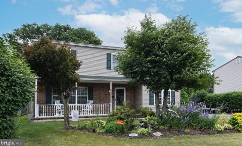 595 Harvest Dr, Harrisburg, PA 17111-5671