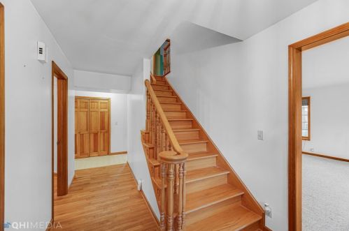 300 400, Valpo, IN 46383-7841