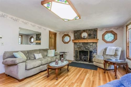 26 Hampstead Rd, Sandown, NH 03873-2413