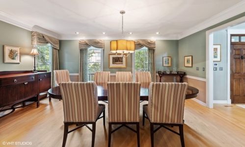 6755 Fieldstone Dr, Willowbrook IL  60527-5294 exterior