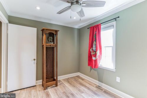 7318 Eggar Woods Ln, Springfield VA  22153-2012 exterior