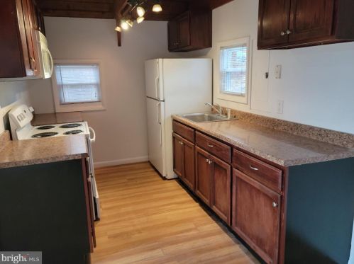 854 High Top Rd, Linden, VA 22642-5434