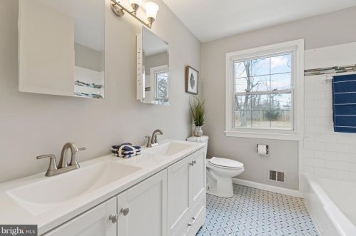 1609 Billman Ln, Silver Spring MD 20902-1421 exterior