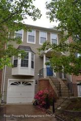 20965 Promontory Sq, Dulles VA  20165-7211 exterior