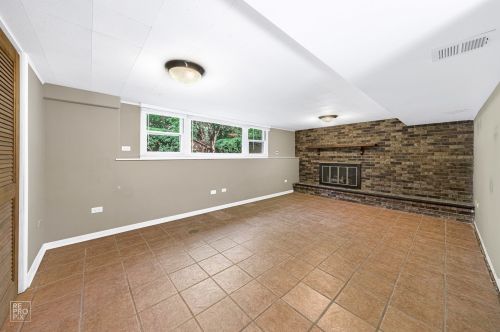 654 Melody Ln, Naperville IL  60540-6619 exterior