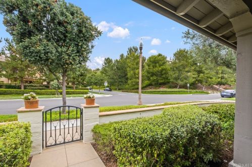 36 Upperbend, Irvine, CA 92618-8814
