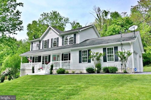 308 Persimmon Pear Ln, Harpers Ferry, WV 25425-6127