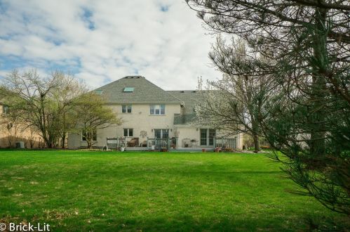 7230 Southwick Dr, Frankfort, IL 60423-8716