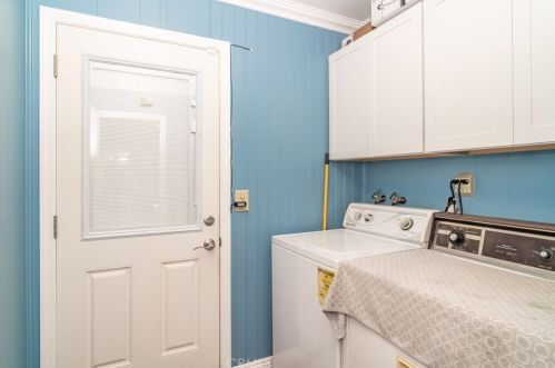 89 Sir Galahad Dr, Riverside CA  92507-6950 exterior