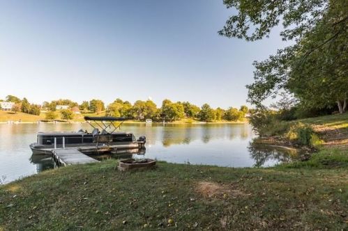 1248 Island View Dr, Richland Grove, IL 61281-9302