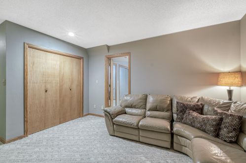 412 Bucher Ave, Saint Paul MN  55126-4661 exterior