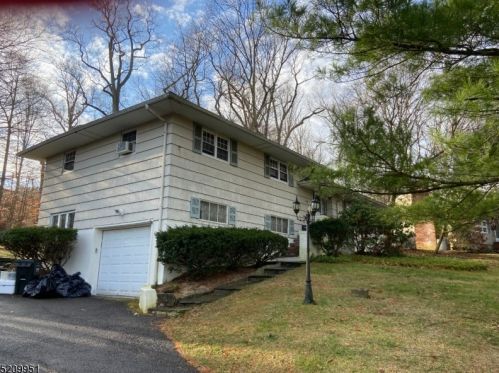 398 Timber Dr, Berkeley Heights, NJ 07922-1764