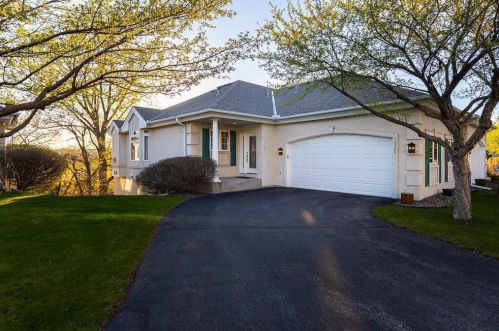 13365 Hummingbird Ln, Saint Paul, MN 55124-9488