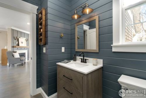 1227 Cres Dr, Fort Collins CO 80526-2917 exterior