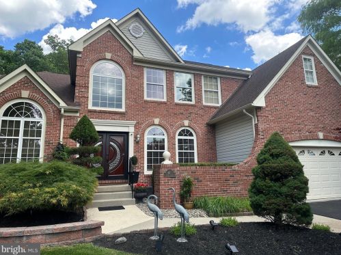 2 Cattail Dr, Mount Laurel, NJ 08054-3085