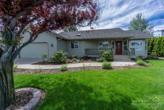 745 19th Pl, Eagle Crest, OR 97756-8803