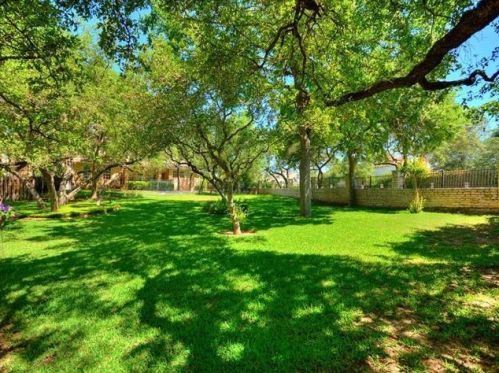 10508 Coreopsis Dr, Austin TX  78733-5722 exterior