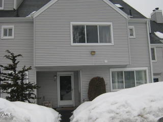 63 Country Pl, Huntington, CT 06484-3862