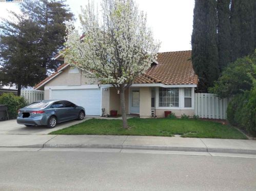 190 San Simeon Way, Tracy, CA 95376-1488