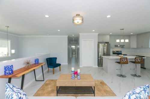 3217 Brokaw St, Honolulu, HI 96815-4117
