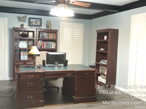 1703 Shady Oaks Dr, Conroe, TX 77301-1988