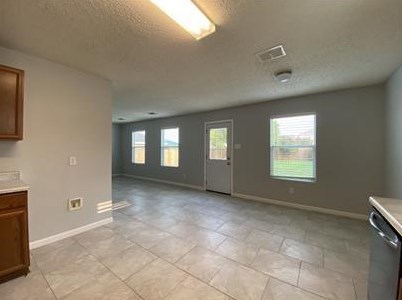 5000 Waterford Dr, Fort Worth TX  76179-4150 exterior