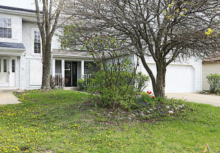 1615 Estate Cir, Naperville, IL 60565-6793