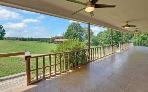 356 Horse Trl, Martin, GA 30557-2990