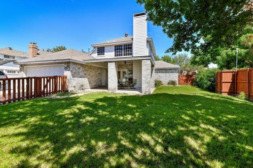 2311 Norwich Dr, Carrollton TX 75006-2632 exterior