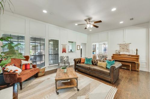 2614 Timberleaf Dr, Carrollton TX 75006-2040 exterior