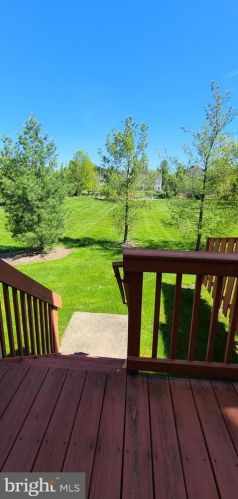 27 Scarlet Oak Dr, Princeton NJ  08540-4610 exterior