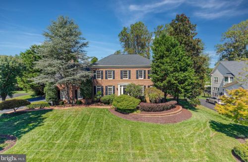 6478 Lake Meadow Dr, Springfield, VA 22015-3930