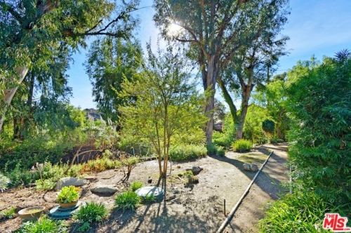 20966 Waveview Dr, Topanga, CA 90290-3551