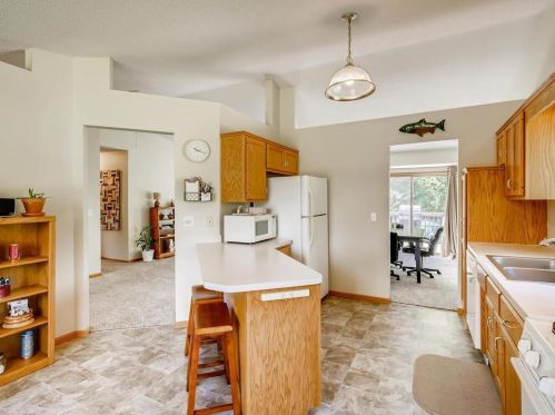 542 Bear Ave, Saint Paul MN  55127-7055 exterior