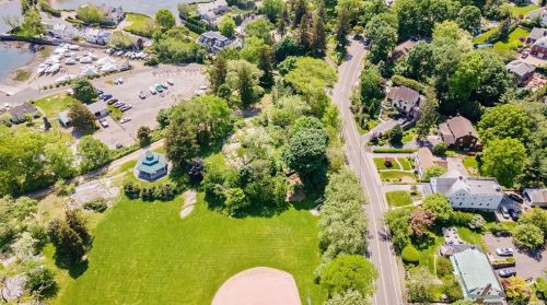 14 Byram Shore Rd, Greenwich CT  06830-6926 exterior
