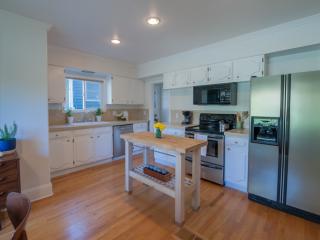 426 Cesar E Chavez Blvd, Portland OR  97232-3306 exterior