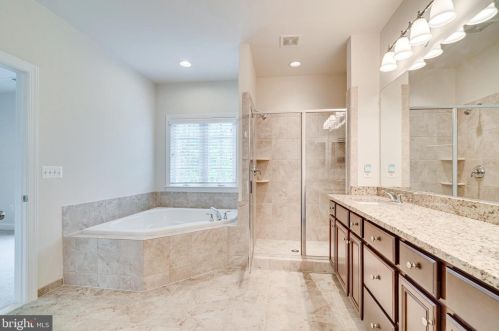 7892 Carbondale Way, Springfield VA  22153 exterior