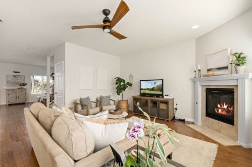 14289 Meadowlands Dr, Riverside CA  92503-9740 exterior