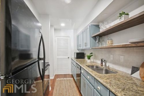 73 Monet Ct, Atlanta GA  30327-1083 exterior