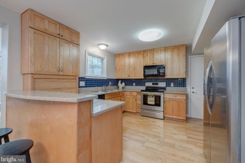 7136 Game Lord Dr, Springfield VA  22153-1318 exterior