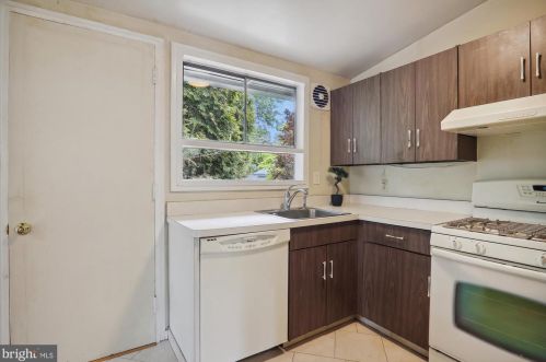 2205 Richland Pl, Silver Spring MD 20910-2331 exterior