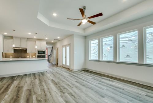 1520 Jackson St, Carrollton TX 75006-6296 exterior