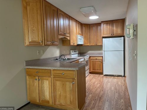 3596 Garden Blvd, Saint Paul, MN 55128-3116